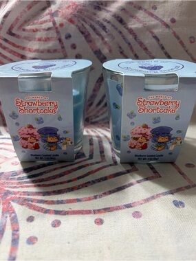 The World of Strawberry Shortcake Blueberry Scented Candle - Blue